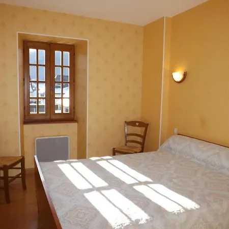 Holiday home Gite Authentique, 2 Ch, Jardin Prive, Proche Activites Nature Et Lac - Fr-1-742-93