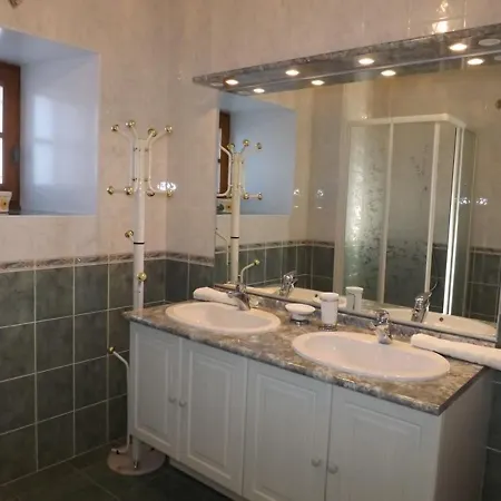 Gite Authentique, 2 Ch, Jardin Prive, Proche Activites Nature Et Lac - Fr-1-742-93 *